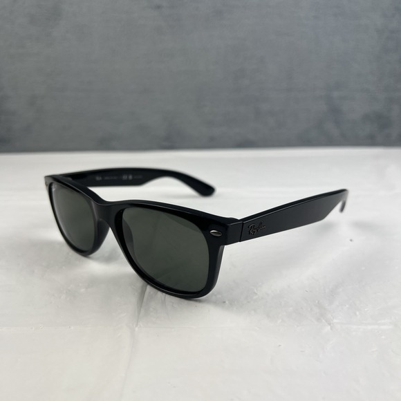 Ray-Ban NEW WAYFARER Black Sunglasses RB2132 901/58 Polarized Green G15 55-18